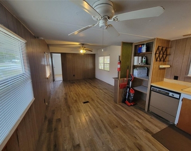 7513 Highpoint Boulevard - Photo Thumbnail 8