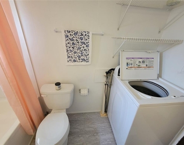 7513 Highpoint Boulevard - Photo Thumbnail 11