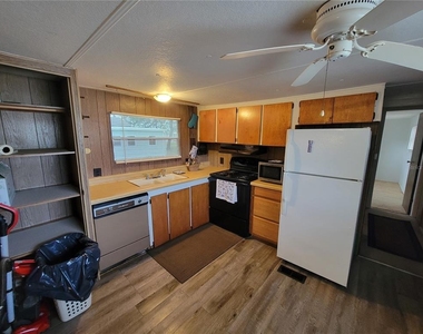 7513 Highpoint Boulevard - Photo Thumbnail 7
