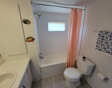 7513 Highpoint Boulevard - Photo Thumbnail 10