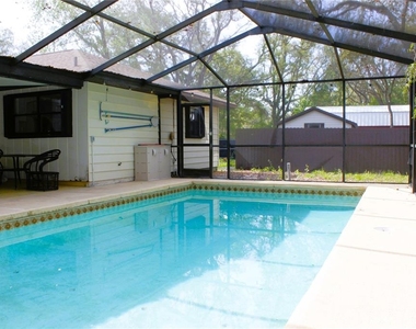 3201 Bartlett Street - Photo Thumbnail 5