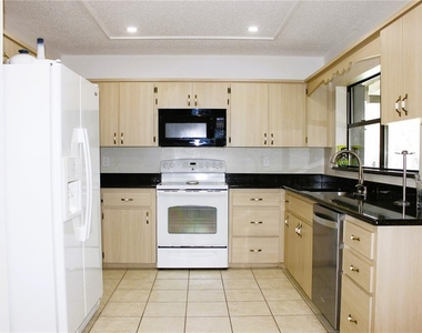 3201 Bartlett Street - Photo Thumbnail 25
