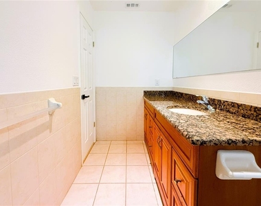 3201 Bartlett Street - Photo Thumbnail 31