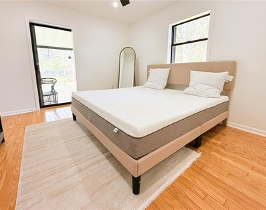 3201 Bartlett Street - Photo Thumbnail 40