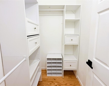 3201 Bartlett Street - Photo Thumbnail 41