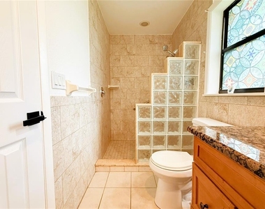 3201 Bartlett Street - Photo Thumbnail 45