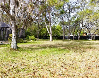 3201 Bartlett Street - Photo Thumbnail 10