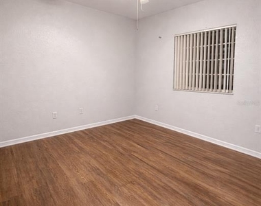 341 Port Pleasant Drive - Photo Thumbnail 4