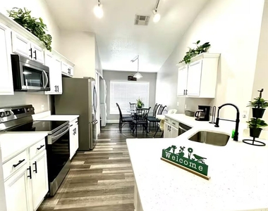 626 Eagle Pointe S - Photo Thumbnail 1