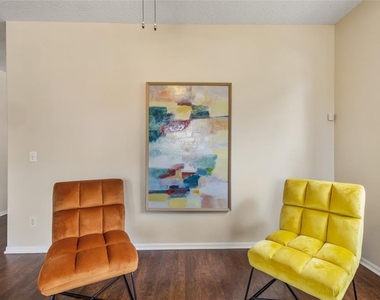 422 Graystone Boulevard - Photo Thumbnail 6
