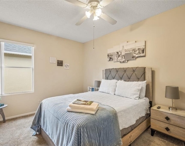 422 Graystone Boulevard - Photo Thumbnail 24