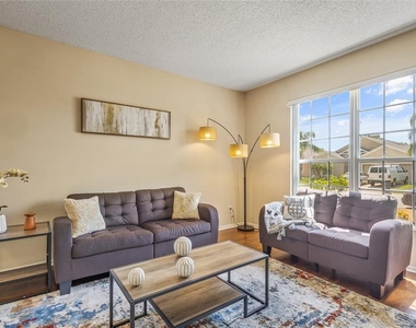 422 Graystone Boulevard - Photo Thumbnail 5