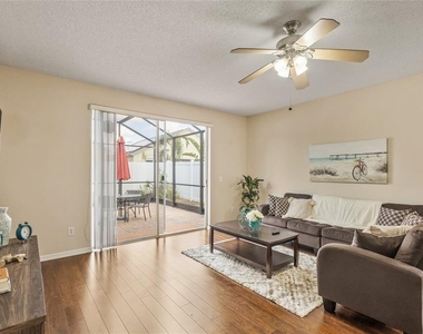 422 Graystone Boulevard - Photo Thumbnail 15