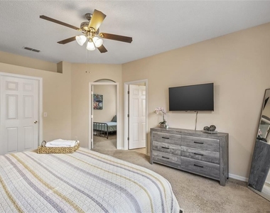 422 Graystone Boulevard - Photo Thumbnail 20
