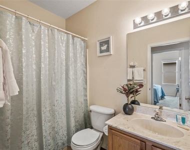 422 Graystone Boulevard - Photo Thumbnail 26