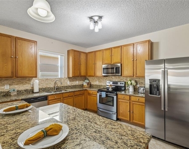 422 Graystone Boulevard - Photo Thumbnail 3