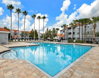 18001 Richmond Place Drive - Photo Thumbnail 21