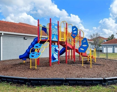 18001 Richmond Place Drive - Photo Thumbnail 24