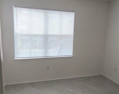 18001 Richmond Place Drive - Photo Thumbnail 16