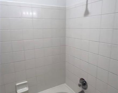 18001 Richmond Place Drive - Photo Thumbnail 14