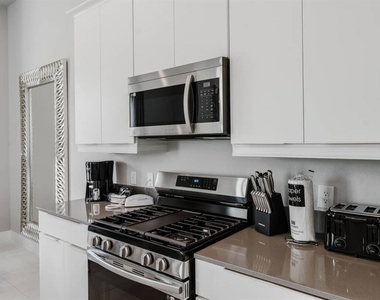 7760 Sandy Ridge Drive - Photo Thumbnail 9