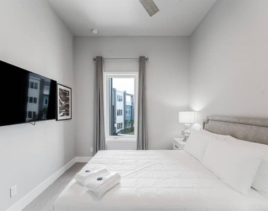 7760 Sandy Ridge Drive - Photo Thumbnail 25