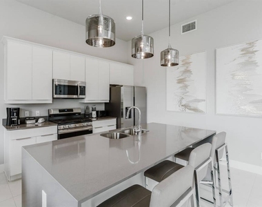 7760 Sandy Ridge Drive - Photo Thumbnail 13