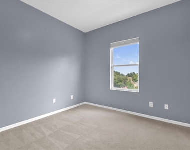 516 Brunello Drive - Photo Thumbnail 13