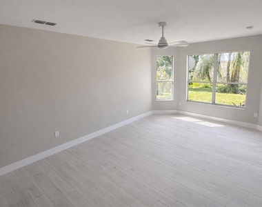 3504 Valleyview Drive - Photo Thumbnail 5