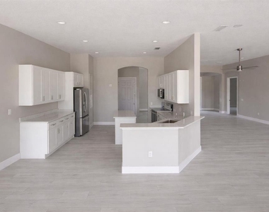 3504 Valleyview Drive - Photo Thumbnail 8