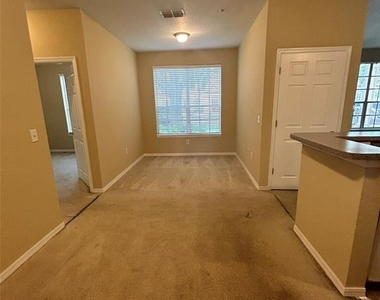 823 Grand Regency Point - Photo Thumbnail 11
