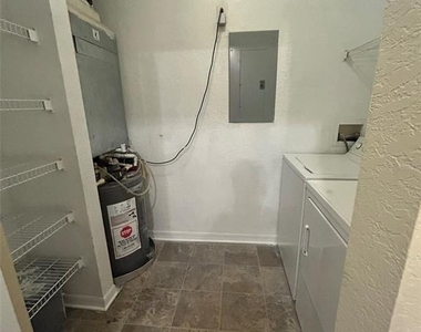 823 Grand Regency Point - Photo Thumbnail 10