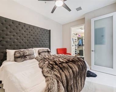 150 E Robinson Street - Photo Thumbnail 3