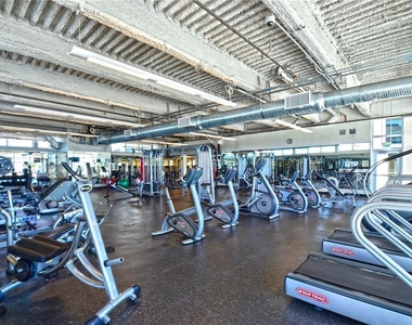 150 E Robinson Street - Photo Thumbnail 14