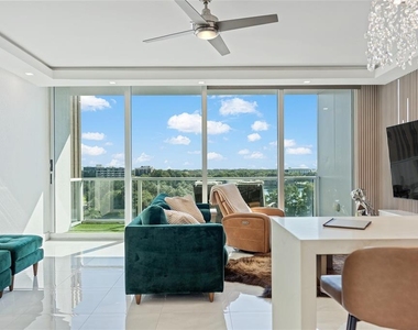 150 E Robinson Street - Photo Thumbnail 7