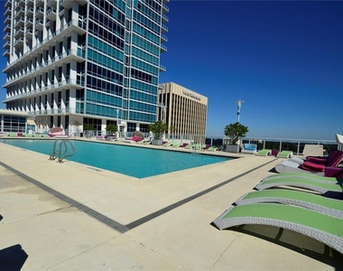 150 E Robinson Street - Photo Thumbnail 15
