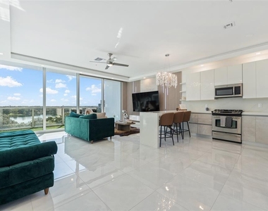 150 E Robinson Street - Photo Thumbnail 9