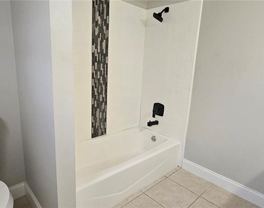 2625 Spring Valley Circle - Photo Thumbnail 10