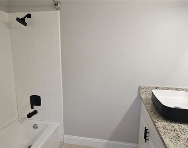 2625 Spring Valley Circle - Photo Thumbnail 9