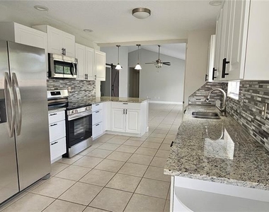 2625 Spring Valley Circle - Photo Thumbnail 6