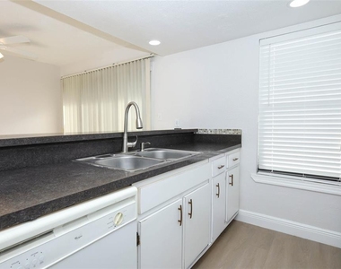 4029 Henley Road - Photo Thumbnail 3
