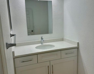 624 Arbor Lakes Circle - Photo Thumbnail 23