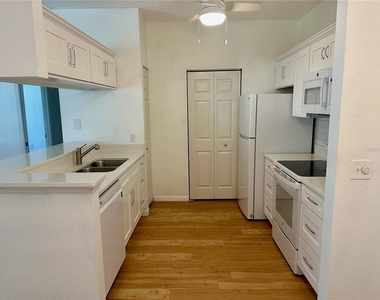 624 Arbor Lakes Circle - Photo Thumbnail 4