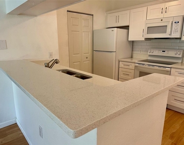624 Arbor Lakes Circle - Photo Thumbnail 2