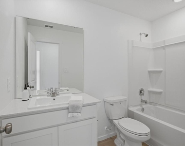 862 Lynx Street - Photo Thumbnail 18
