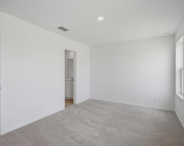 862 Lynx Street - Photo Thumbnail 13