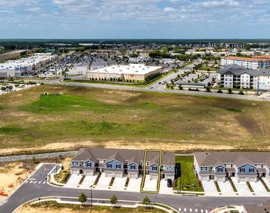 862 Lynx Street - Photo Thumbnail 1