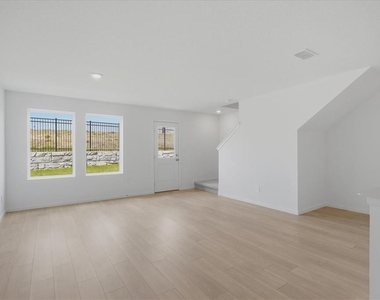 862 Lynx Street - Photo Thumbnail 9