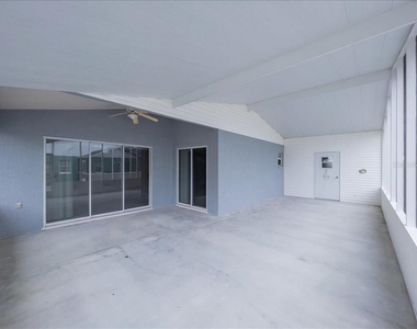218 Langford Park Drive - Photo Thumbnail 10