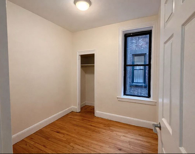 East 38th Street - Photo Thumbnail 4